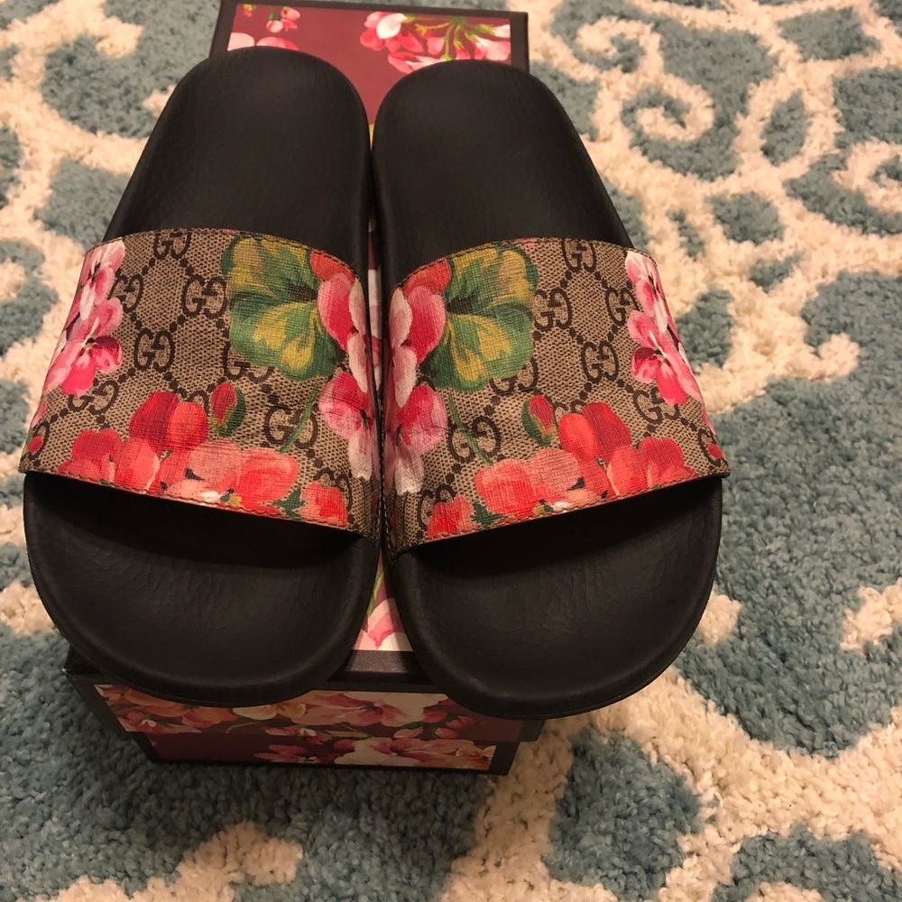 Gucci women’s sandals